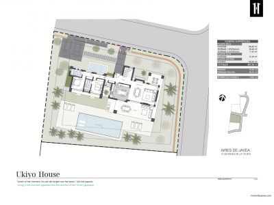 Detailed ground floor plan of the villa, showing interior space distribution, private pool, terraces, garden areas, and private parking on a 1000 m² plot.