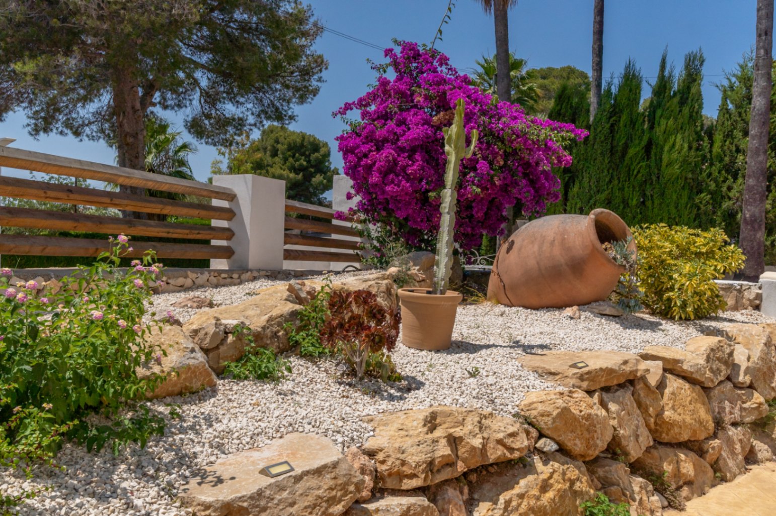 Villa in Jávea with Private Pool and Mountain Views