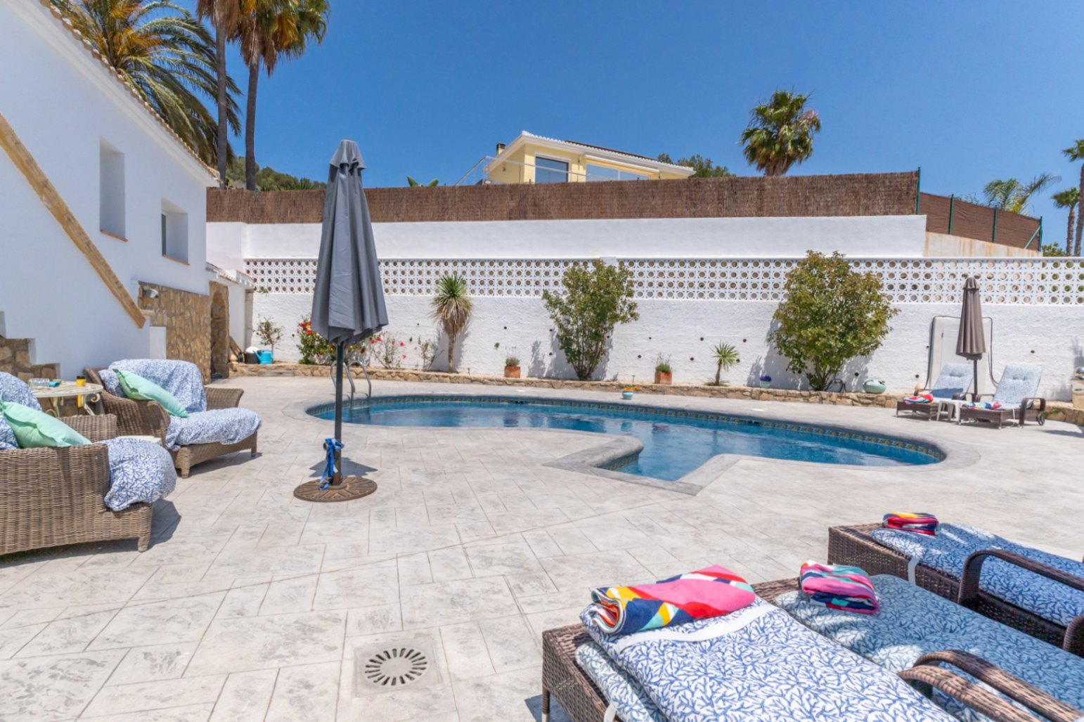 Villa in Jávea with Private Pool and Mountain Views
