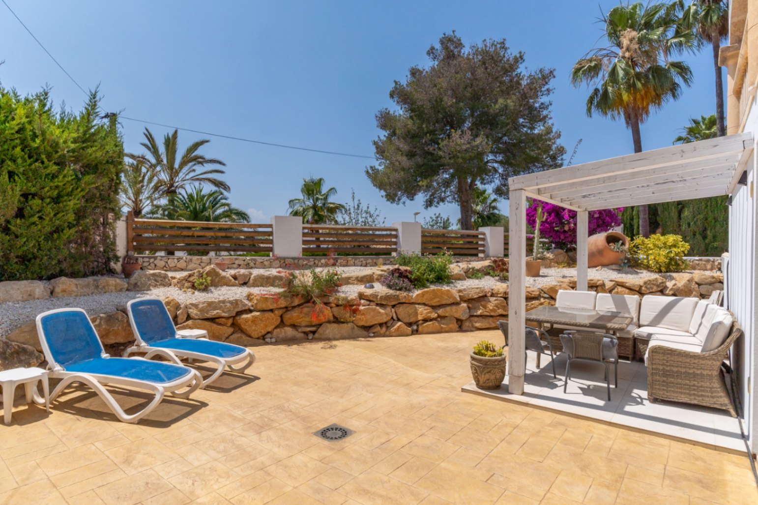 Villa in Jávea with Private Pool and Mountain Views