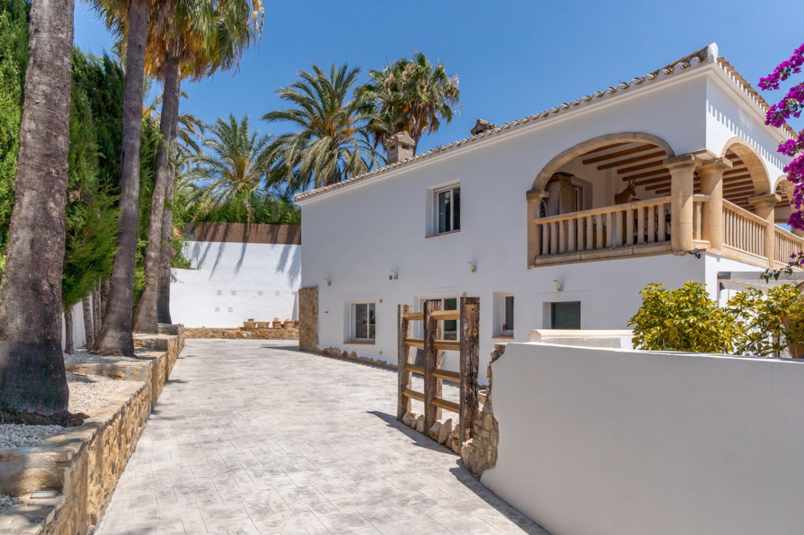 Villa in Jávea with Private Pool and Mountain Views