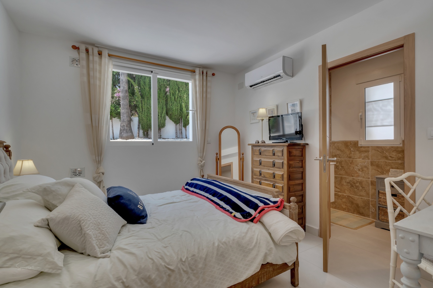 Villa in Jávea with Private Pool and Mountain Views