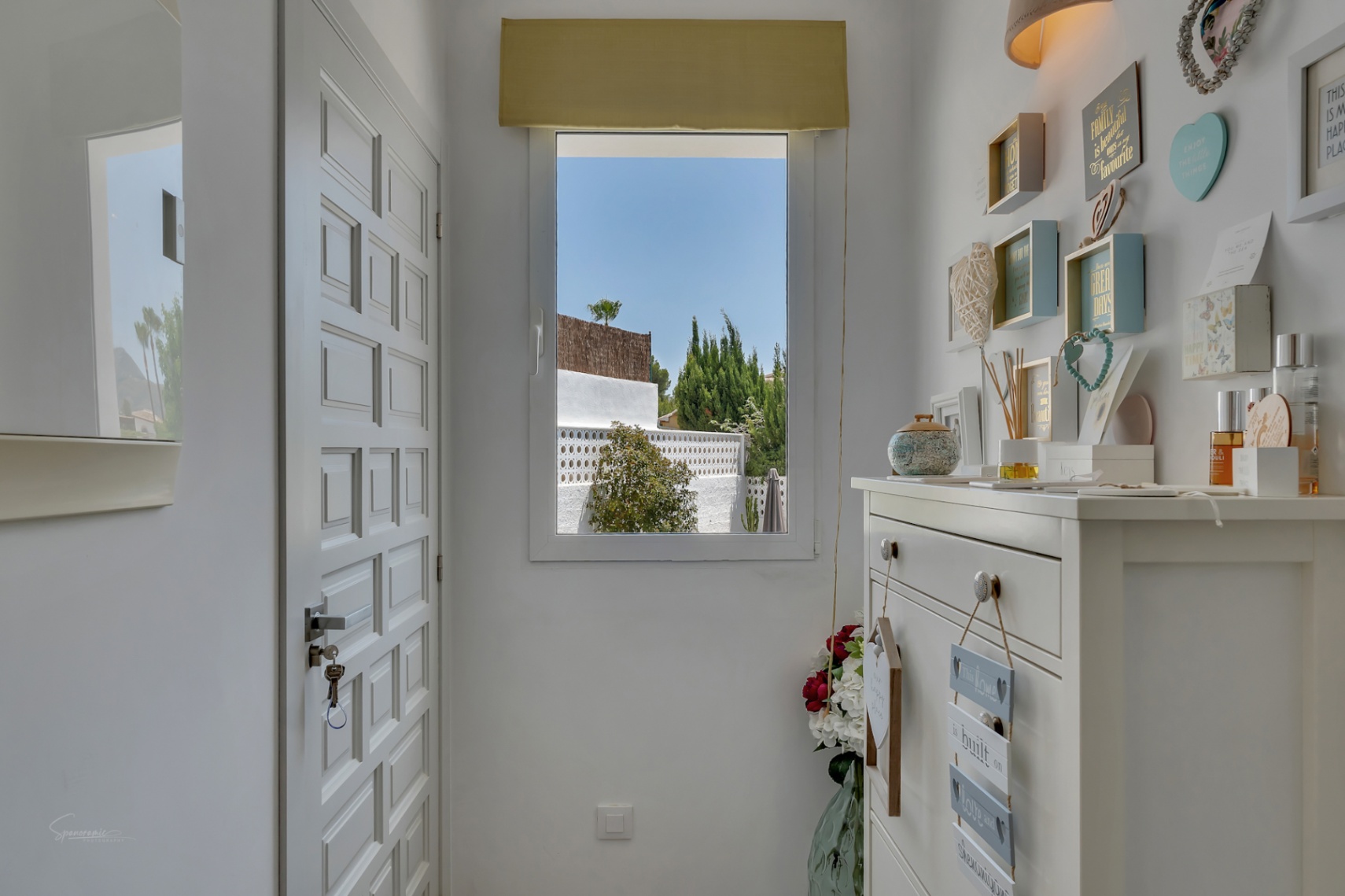 Villa in Jávea with Private Pool and Mountain Views