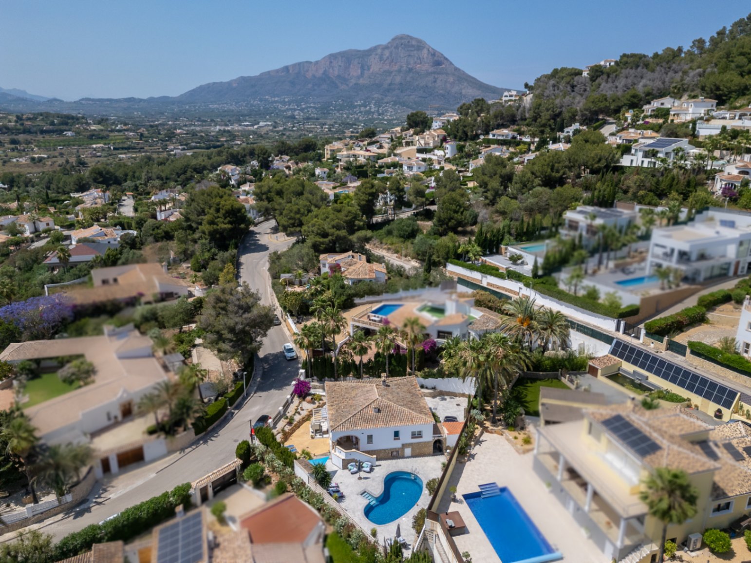 Villa in Jávea with Private Pool and Mountain Views