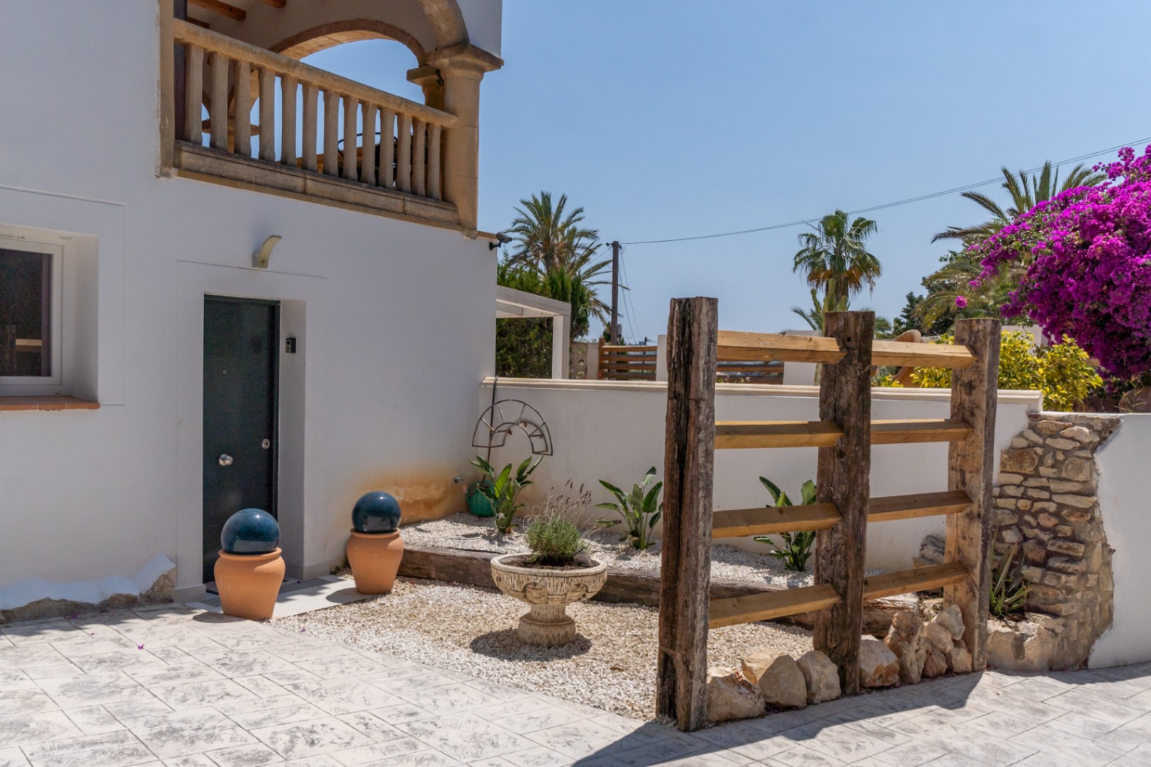 Villa in Jávea with Private Pool and Mountain Views