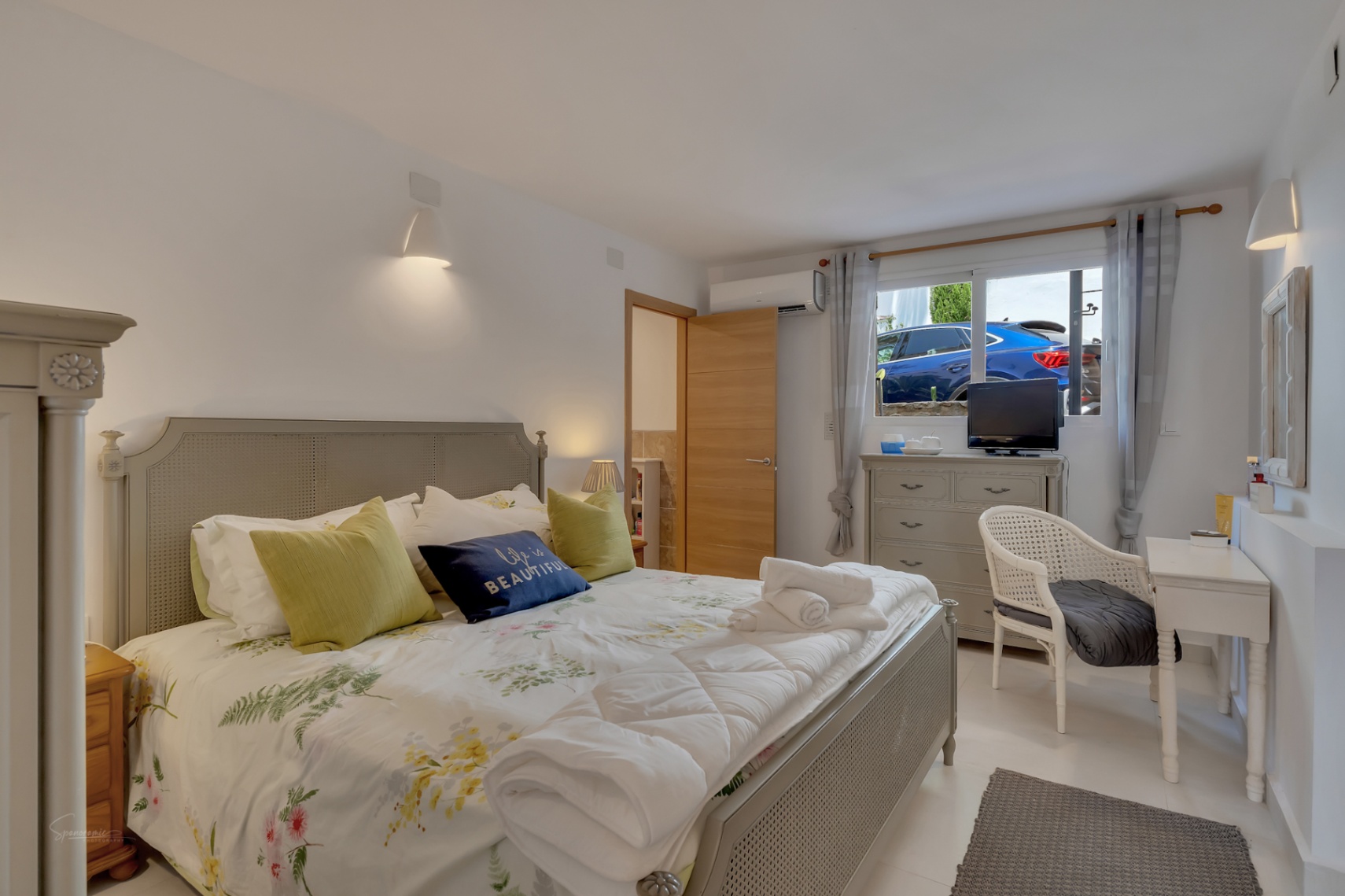 Villa in Jávea with Private Pool and Mountain Views