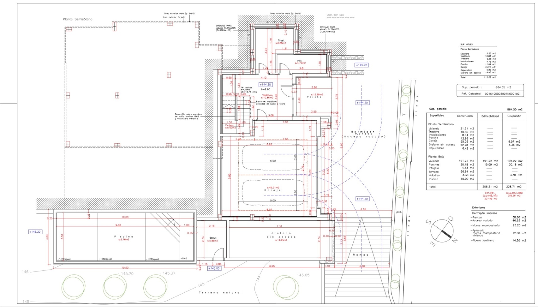 Detailed technical floor plan of the semi-basement level, featuring a double garage, storage rooms, and the layout of the 35 m² swimming pool area.