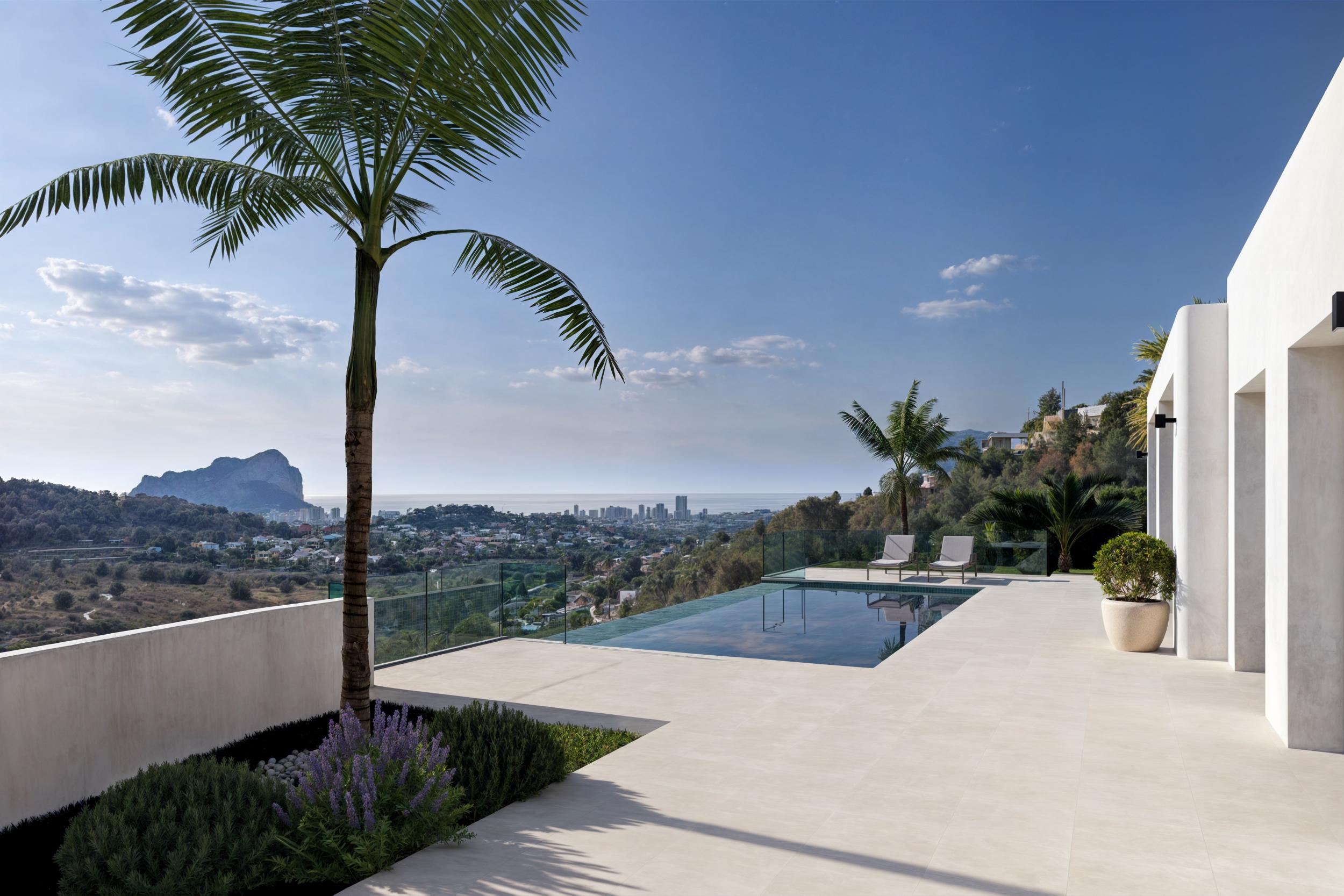 Infinity pool view with panoramic views of Calpe and the Peñón de Ifach.